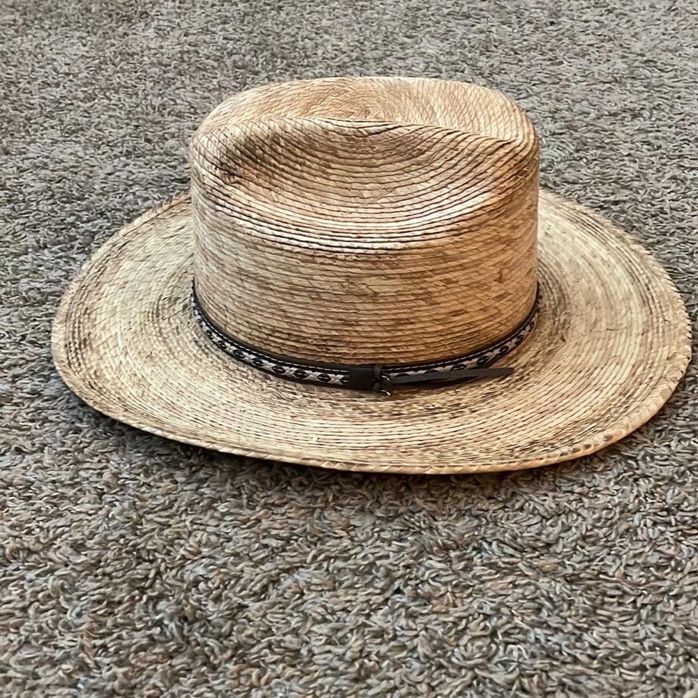 Like New sunblocker hat super cute worn once